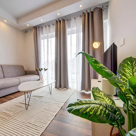 Apartament Stylish Beachfront 2 Bedroom Near Coast And Dining *