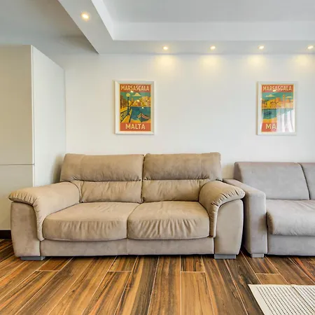 Apartmán Stylish Beachfront 2 Bedroom Near Coast And Dining