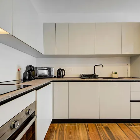 Apartament Stylish Beachfront 2 Bedroom Near Coast And Dining *