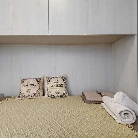 Apartament Stylish Beachfront 2 Bedroom Near Coast And Dining *